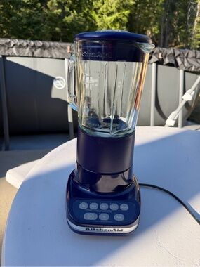 Kitchen aid Blender.  Like New!